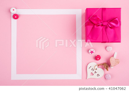Empty white frame and diy decor Empty white frame and diy decor 41047062