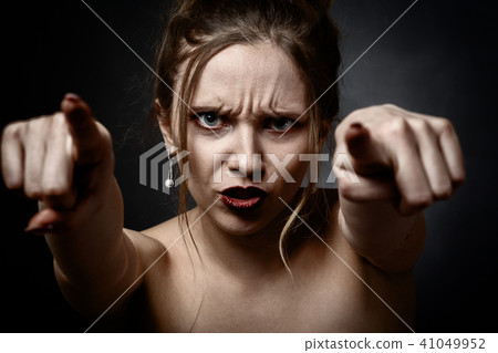 angry young woman 41049952