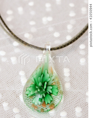 玻璃吊墜（項鍊） 41050944