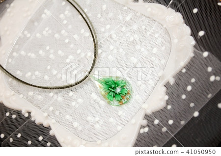 玻璃吊墜（項鍊） 41050950