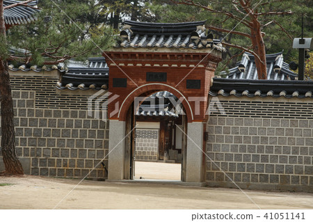 Gyeongbokgung 41051141