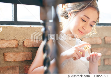 Female skin care cosmetics 41055925