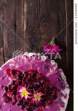 Cheesecake with white chocolate 41056499