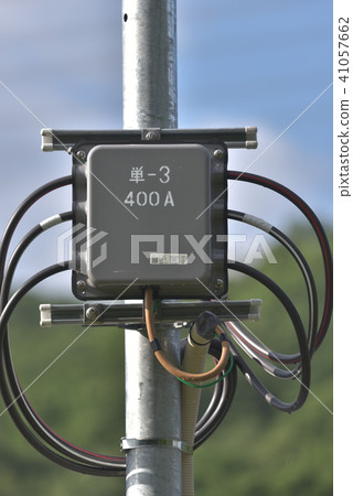 用於光伏發電的引入式CT安裝場景 用於光伏發電的引入式CT安裝場景 41057662