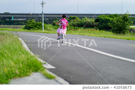 騎單車 騎單車 41058673