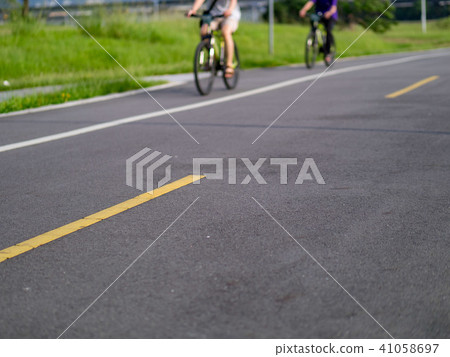 Cycling Cycling 41058697