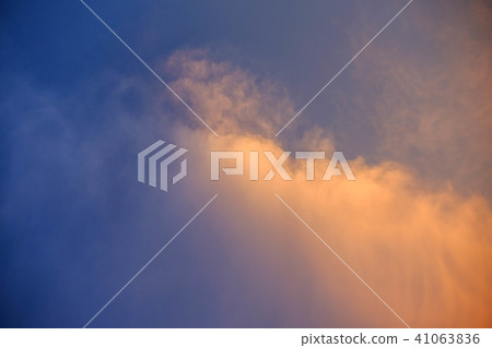 Beautiful orange and pink sky Beautiful orange and pink sky 41063836