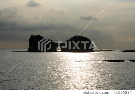 Nanki Shirahama海，Kojitsushima和日落（和歌山縣） 41065884