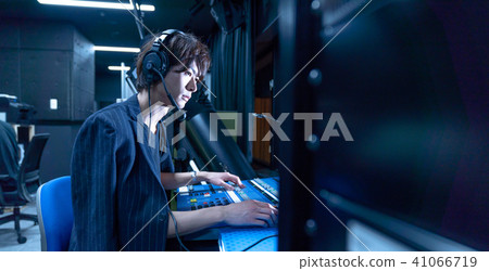 Acoustic operators Acoustic operators 41066719