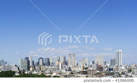 Tokyo landscape · Shinjuku · 2018 · early summer · blue sky and green 41066800