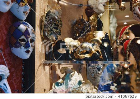 Venetian masks in a shop in Venice 41067629