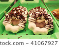 Close-up of doughnut in display at supermarket 41067927
