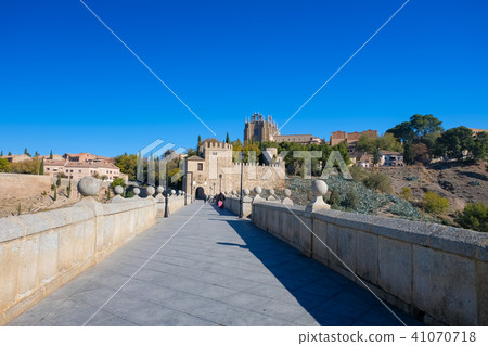 Toledo San Martin Bridge 41070718