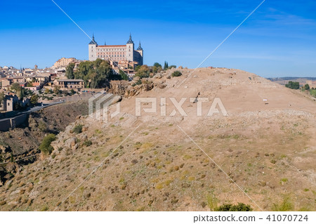 Toledo Sero del Bu and the city skyline 41070724