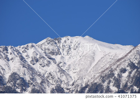 Snow mountain in Minamishinju Snow mountain in Minamishinju 41071375