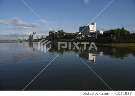 Nagara River in the morning 41071927
