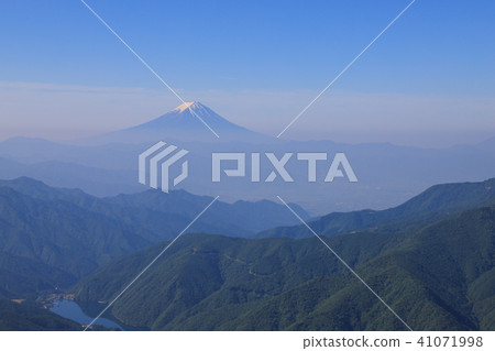 從Oku Chichibu主菜看到的富士山〜在Yugosaka Pass的Kobu Myoshigake-dake 從Oku Chichibu主菜看到的富士山〜在Yugosaka Pass的Kobu Myoshigake-dake 41071998