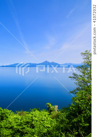 Lake Inawashiro and Bandai (early summer) (Koriyama city · Hunan Town) 41072032