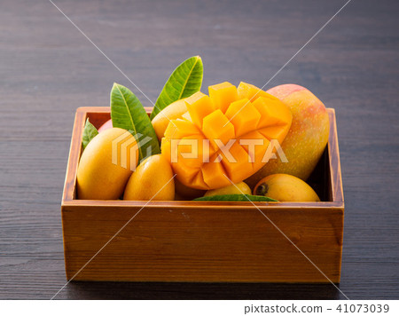 芒果切成薄片的芒果切塊 芒果切成薄片的芒果切塊 41073039