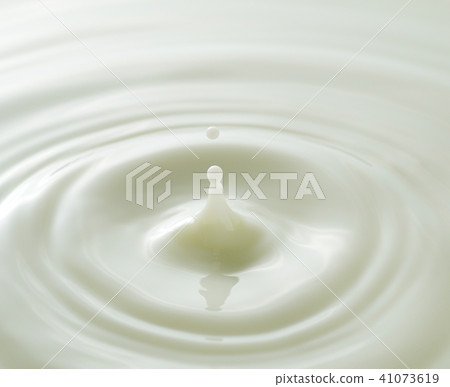 milk 41073619