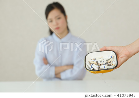 一個不擅長吸煙的女人 41073943