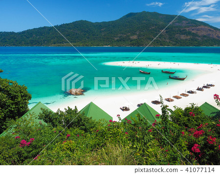 Thai · Koh Lipe Sunset Beach / Sunset Beach, Koh Lipe, Thailand 41077114