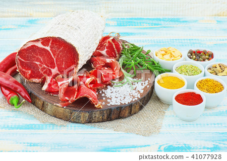 Sliced cured coppa with spices  41077928