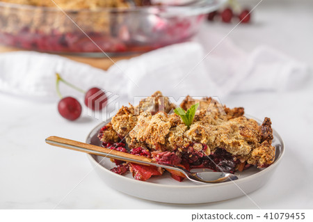 Summer berry crumble pie, light background Summer berry crumble pie, light background 41079455