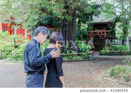 禮儀場合情侶編輯如果你感到彼此的同情,我很高興 禮儀場合情侶編輯如果你感到彼此的同情,我很高興 41080458