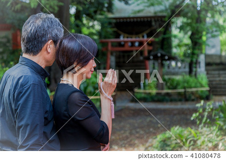 禮儀場合情侶編輯如果你感到彼此的同情,我很高興 禮儀場合情侶編輯如果你感到彼此的同情,我很高興 41080478
