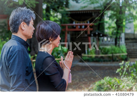 禮儀場合情侶編輯如果你感到彼此的同情,我很高興 禮儀場合情侶編輯如果你感到彼此的同情,我很高興 41080479