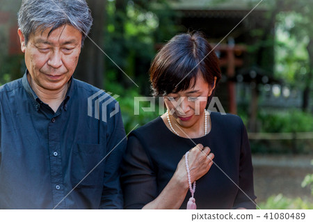 Ceremonial occasion couple editing If you feel compassion of each other I am glad Ceremonial occasion couple editing If you feel compassion of each other I am glad 41080489
