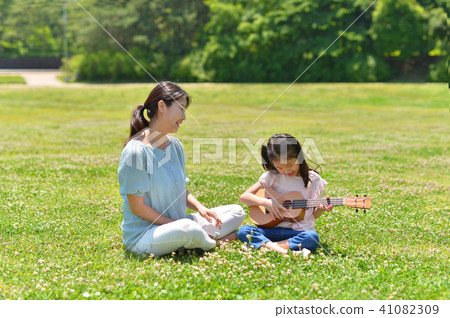 母親和女兒 41082309