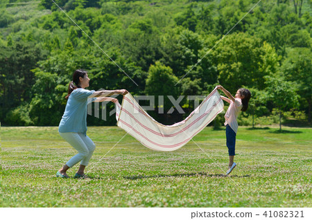母親和女兒 41082321