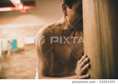 sumo, sumo wrestling, gun 41083165