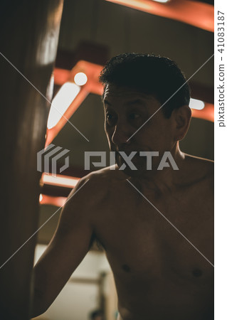 sumo, sumo wrestling, gun 41083187