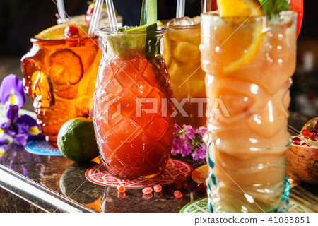 cocktails in the bar 41083851