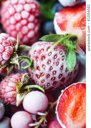 frozen berries frozen berries 41084081