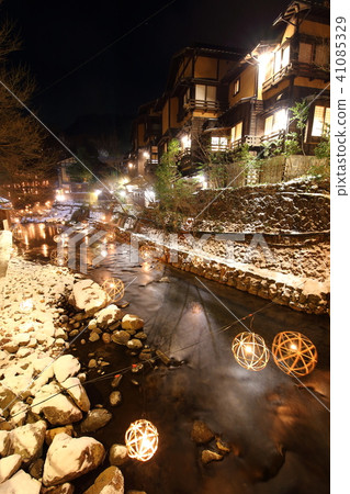 Minamioguni Town, Kumamoto Prefecture, Kurokawa Onsen hot water light [January winter snow] 41085329