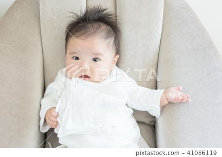 Amazed face baby Amazed face baby 41086119