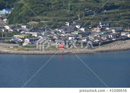 Fishing village of Kochi Kashiwajima and red lighthouse 41086656