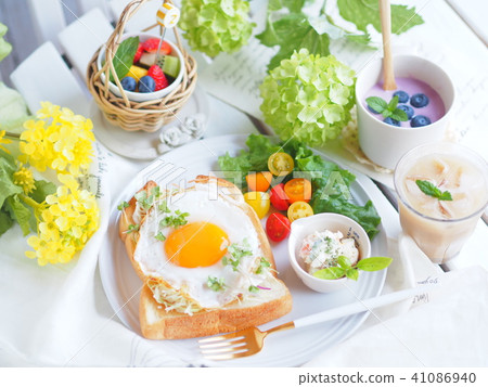 早上吃蛋吐司 41086940