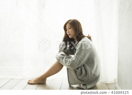 Female farewell image 41089325
