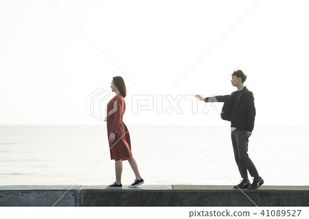 Couples farewell image 41089527