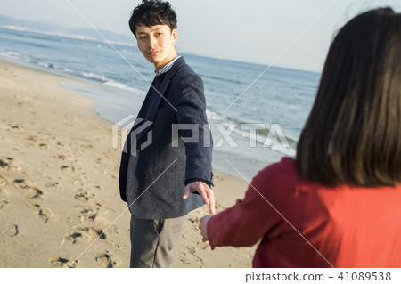 Couple coast 41089538