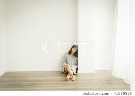 Female farewell image 41089558