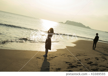 Couples farewell image 41089593