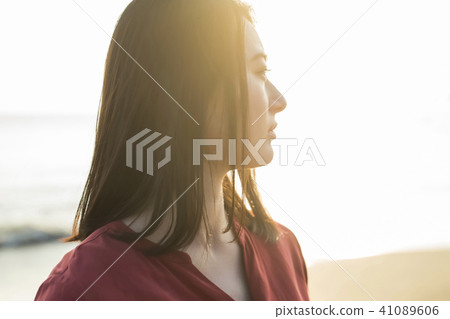 Female coast 41089606