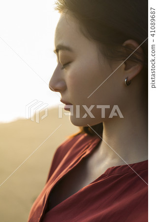 Female coast 41089687