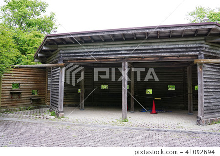 Wild bird forest observation hut Wild bird forest observation hut 41092694